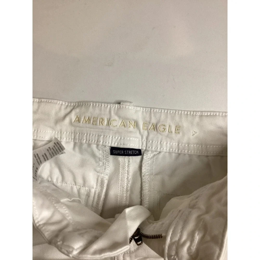 American Eagle Super Stretch‎ White Cuffed Casual Shorts Womens Size 0